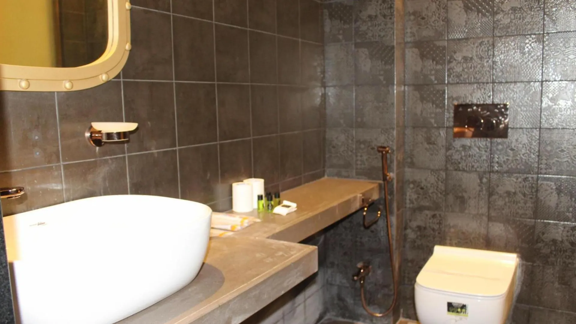 Hotel Calabash Luxury Villa Near Delhi Airport 뉴델리